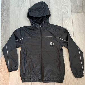 Boys Raincoat/Windbreaker w Hood | Waterproof | Size M | 10Y | Black | Volcom